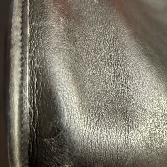 Coach Black Leather Shoulder Bag with Brass Details smoking home - Picture 7 of 11